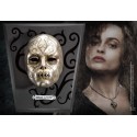 Máscara Bellatrix Noble Collection con expositor 